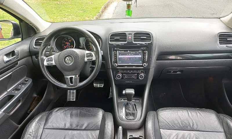 Jetta R-Line 2.5 Var...