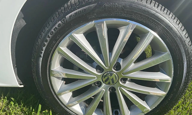 Volkswagen Jetta Com...