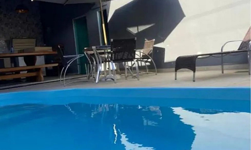 Casa Com Piscina Em ...