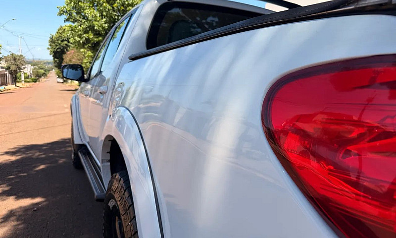 Mitsubishi L200 Trit...