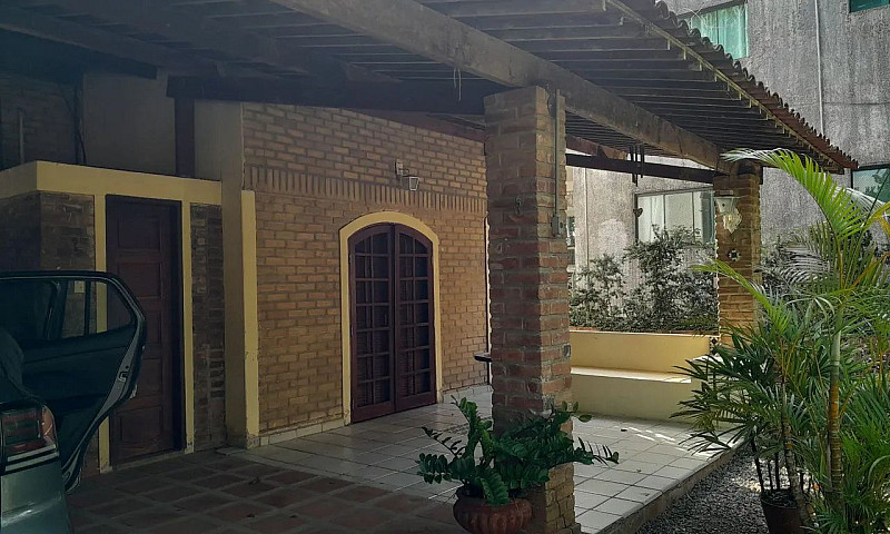 Casa Em Condomínio F...
