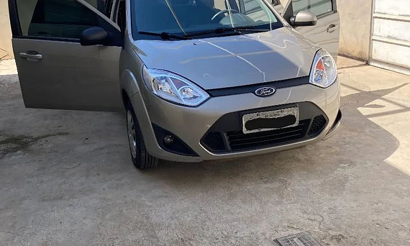 Ford Fiesta Sed. 1.6...