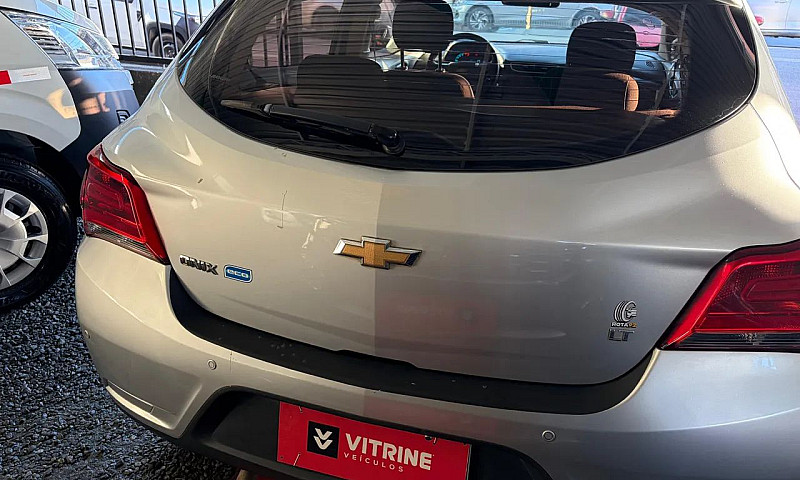 Chevrolet Onix Hatch...