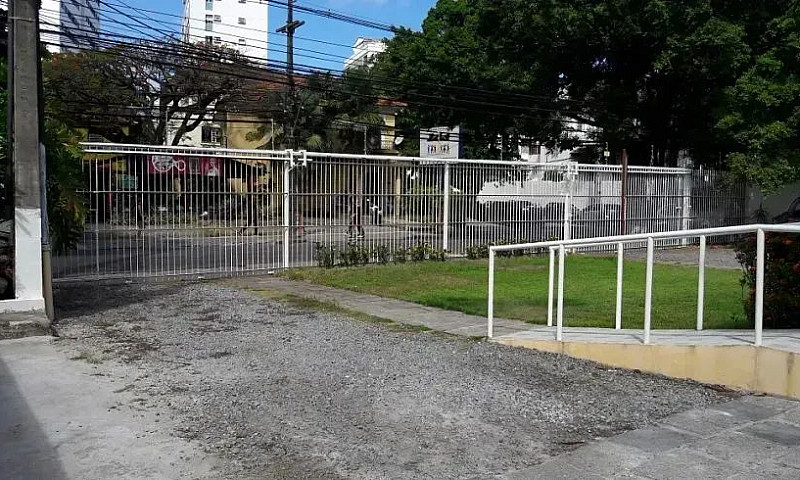 Linda Casa Comercial...