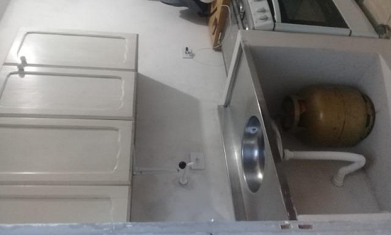 Aluga-Se Kitnet Em C...