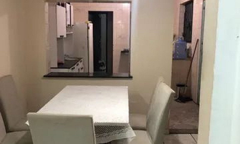 Alugo Casa Em Queima...