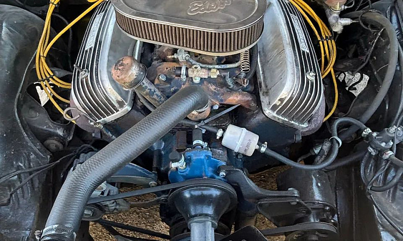 Ford Galaxie 500 4.8...