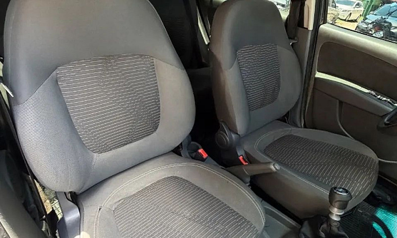 Fiat Palio Attractiv...