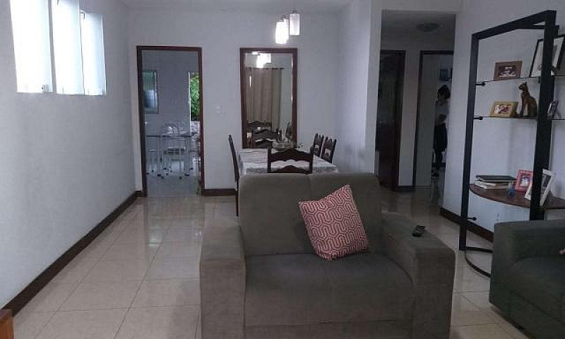Casa Com 03 Quartos ...