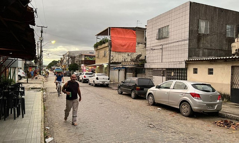 Casa Com Dois Pontos...