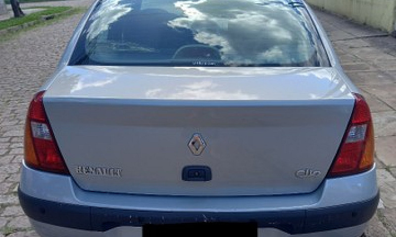 Clio Sedan 1.6 2005...