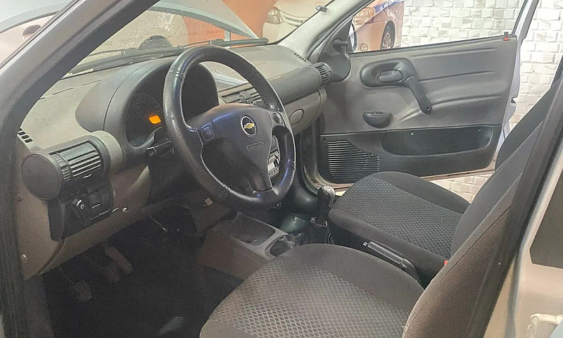 Chevrolet Classic Li...