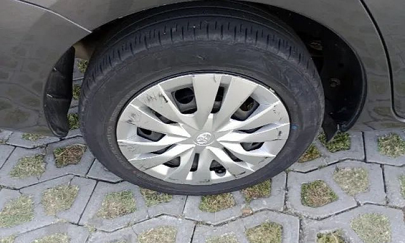 Toyota Yaris Xl Seda...