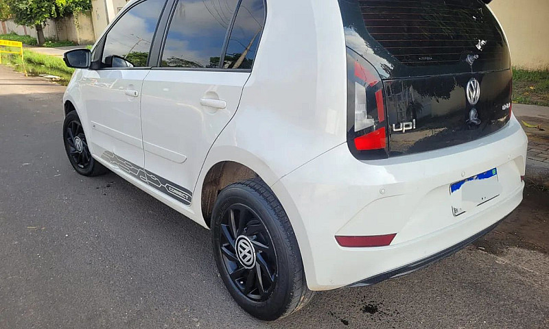 Volkswagen Up! Conne...