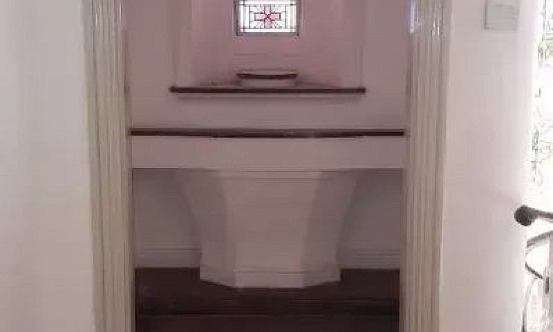 Linda Casa Comercial...