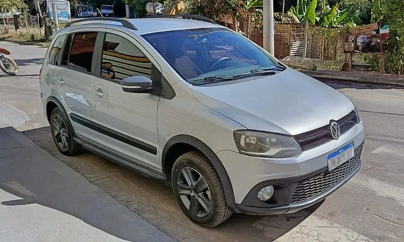 Volkswagen Spacecros...