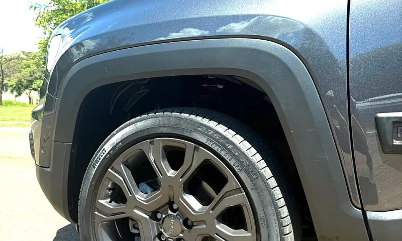 Jeep Renegade S T270...