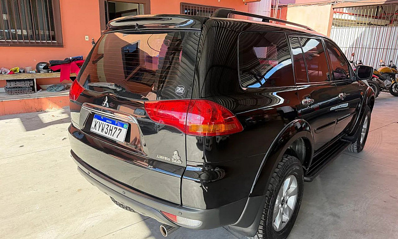 Mitsubishi Pajero Da...