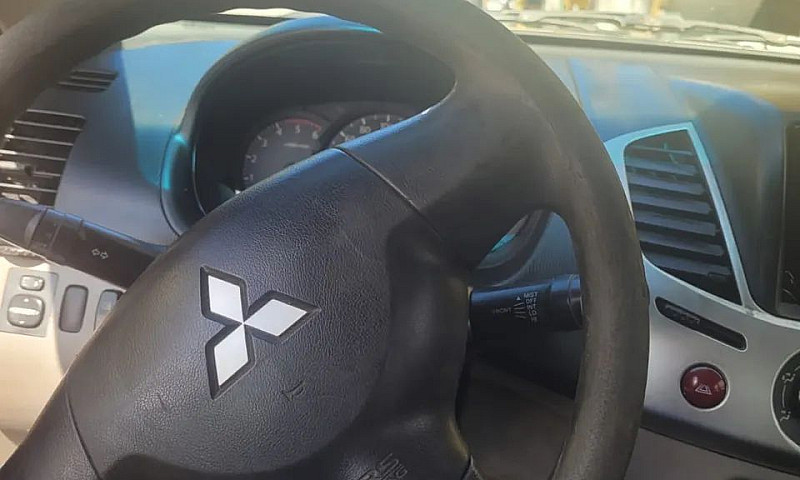 Mitsubishi L200 Trit...