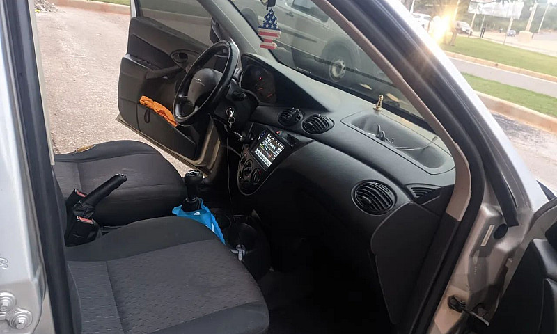 Ford Focus 1.6 S/Se/...