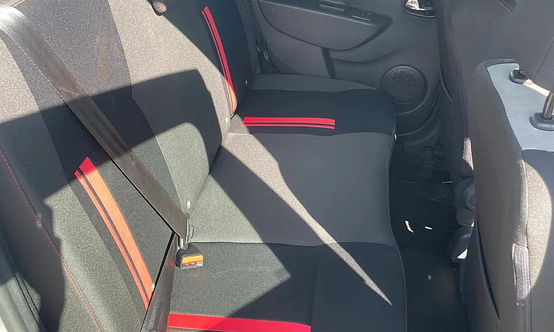 Renault Sandero Spor...