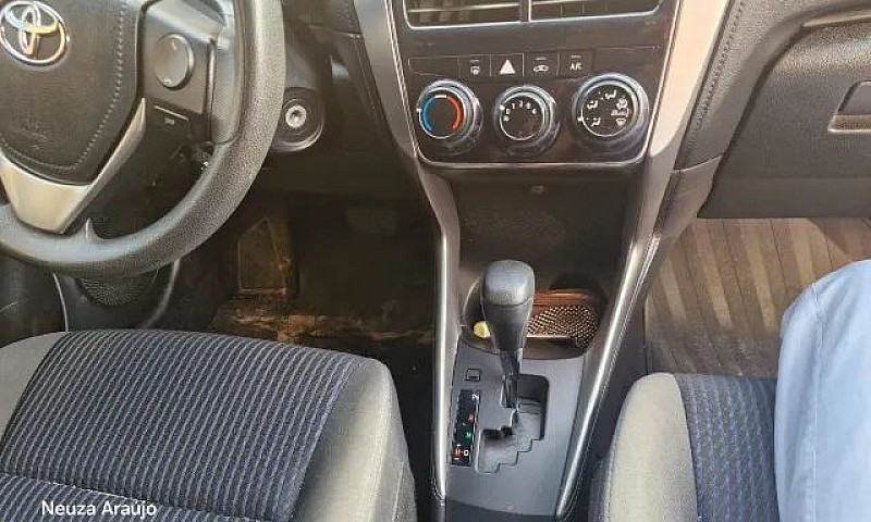 Toyota Yaris Live 1....
