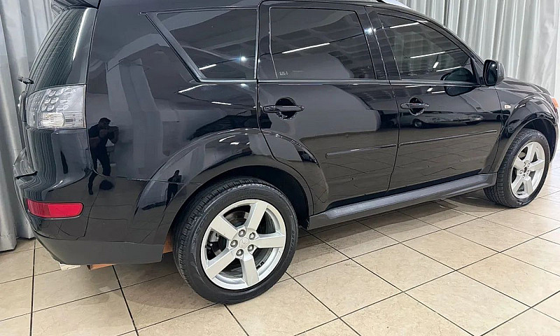 Mitsubishi Outlander...