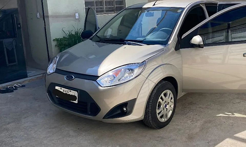 Ford Fiesta Sed. 1.6...