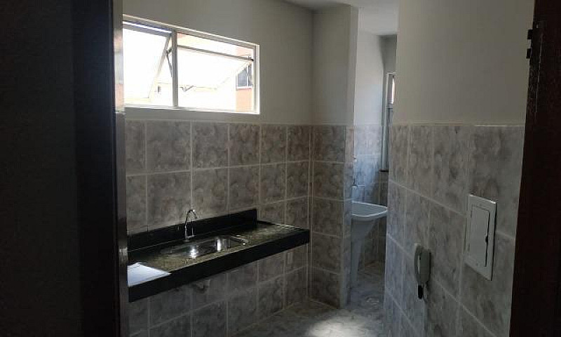 Apto Dois Quartos Um...