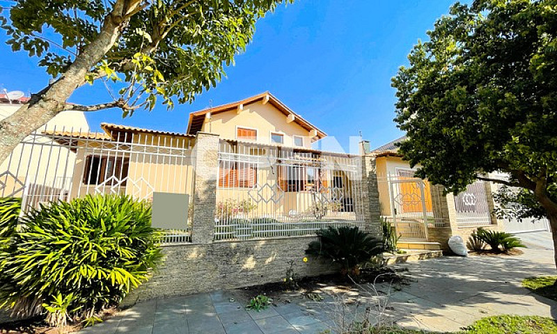 Casa 05 Dormitórios,...
