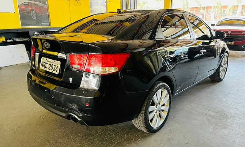 Kia Cerato 2011 1.6...
