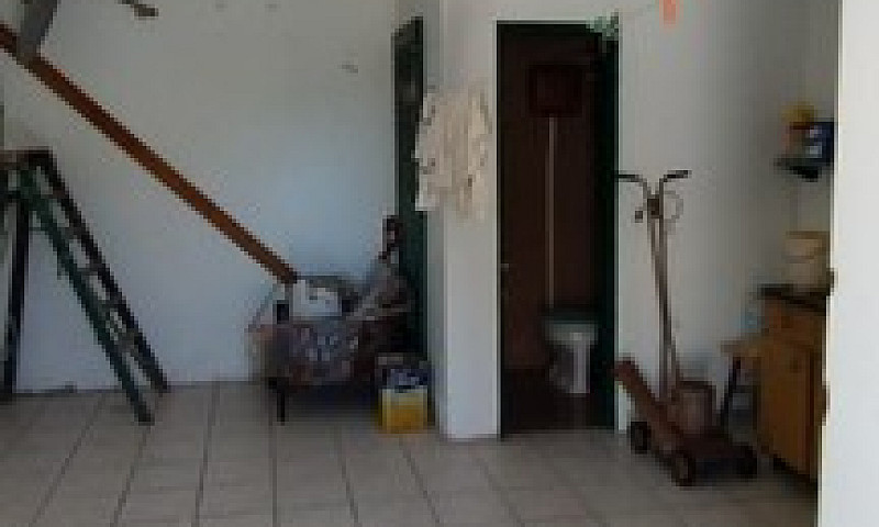 Casa Com 03 Dormitór...