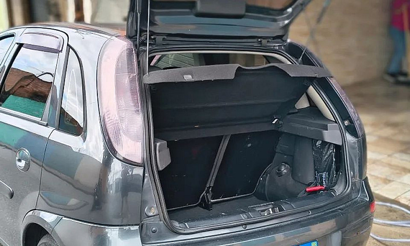 Chevrolet Corsa Hat....