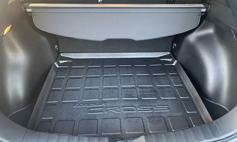 Toyota Corolla Cross...
