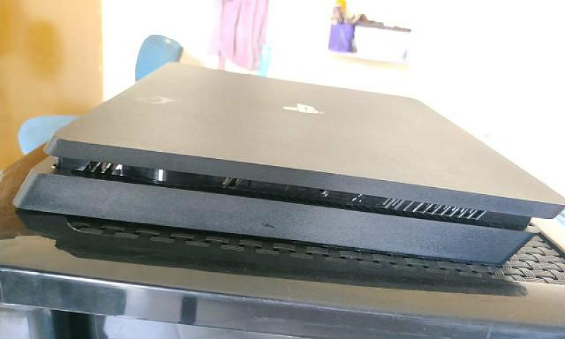 Ps4 Slim...