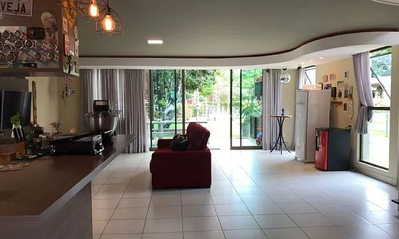 Casa De Condomínio P...