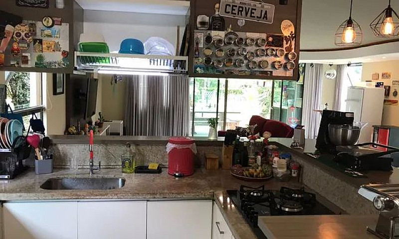 Casa De Condomínio P...