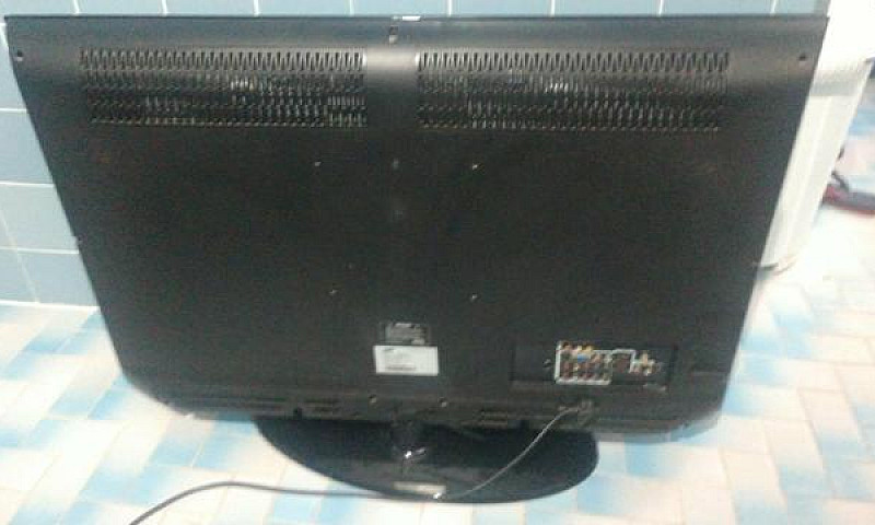 Televisão Lcd 42 Pol...