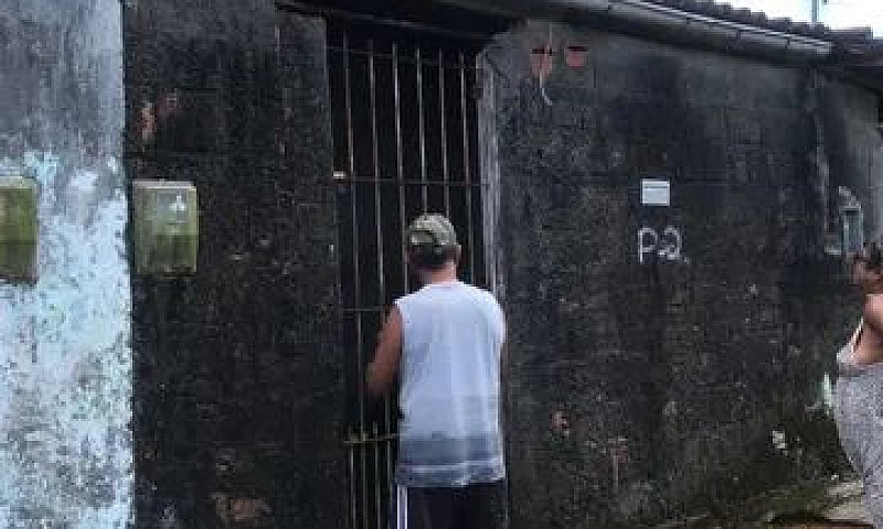 Vede-Se Duas Casa No...