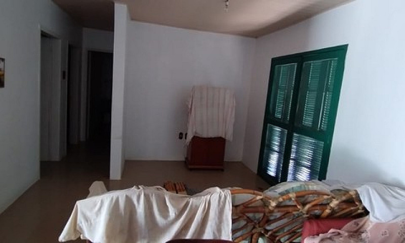 Casa Com 03 Dormitór...