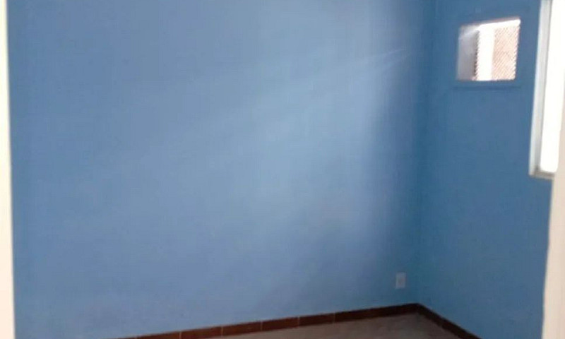 Aluga-Se Casa De 1 Q...