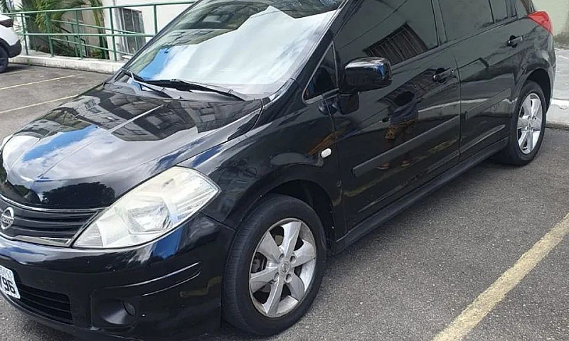 Nissan Tiida Sl 1.8/...