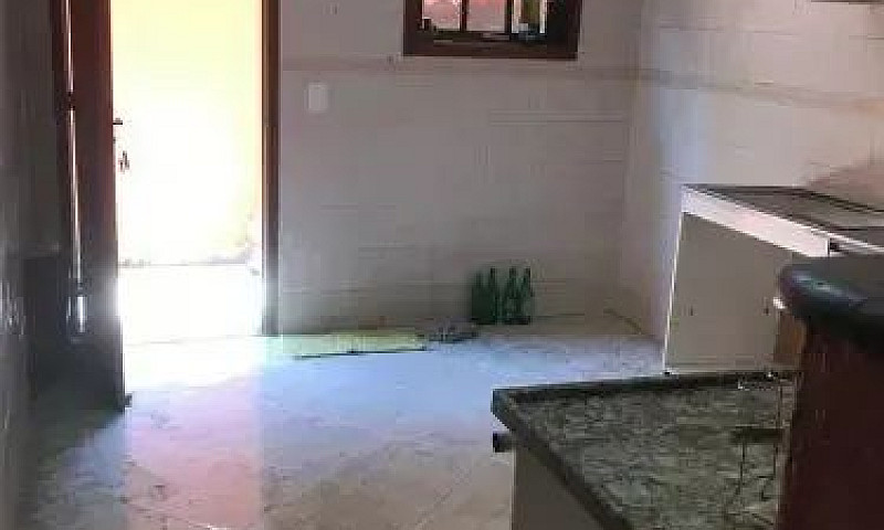 Casa Com 2 Quartos E...