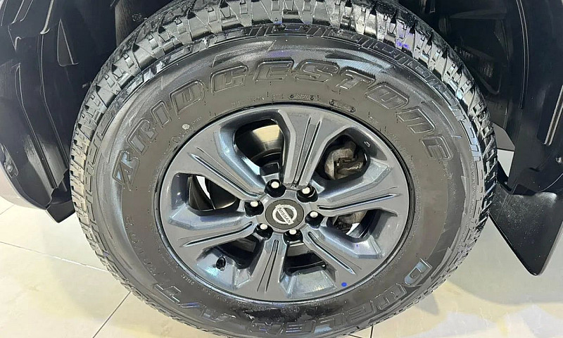 Nissan Frontier Atta...