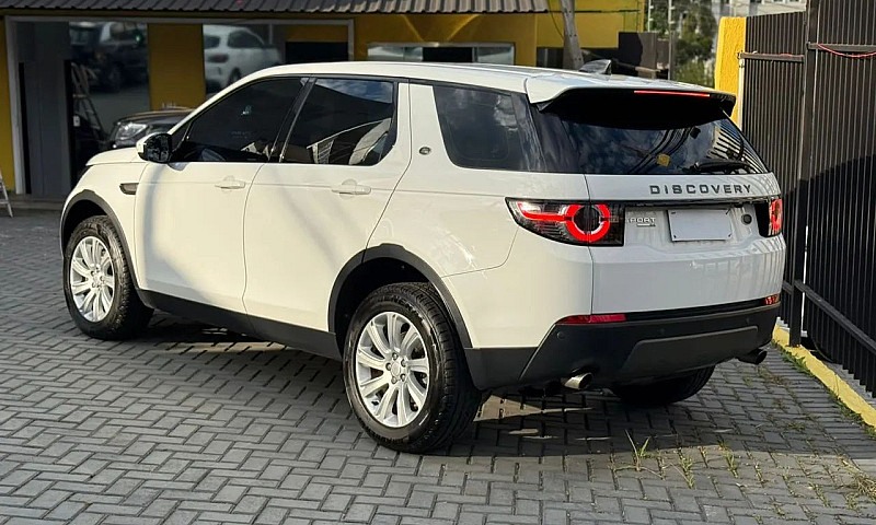 Land Rover Discovery...