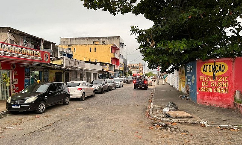 Casa Com Dois Pontos...