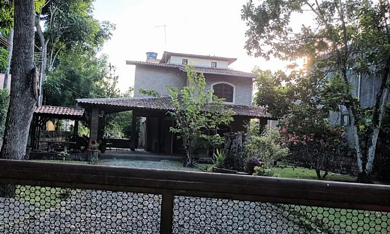 Casa Em Condomínio F...