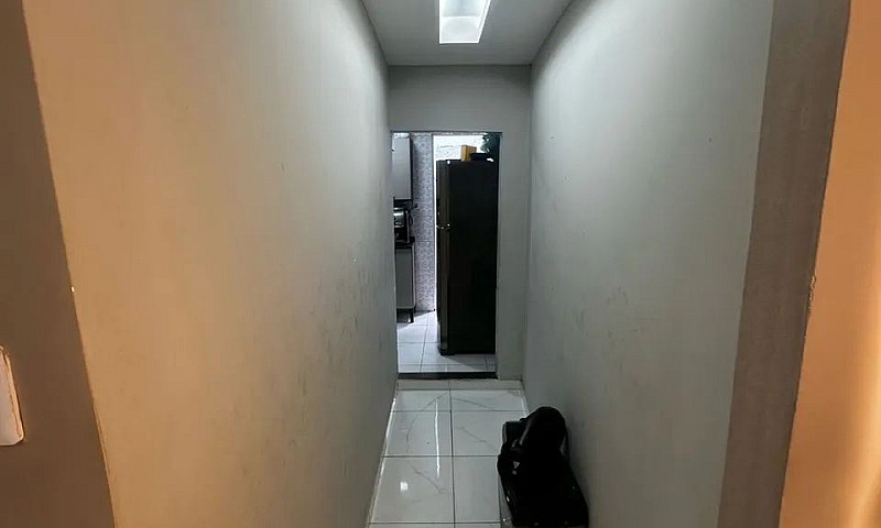 Vendo Uma Casa  Ou T...