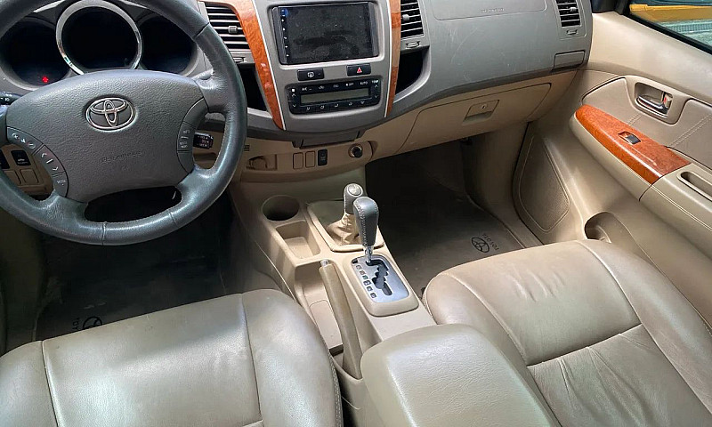 Toyota Hilux Sw4 Srv...