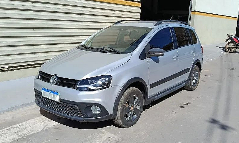 Volkswagen Spacecros...